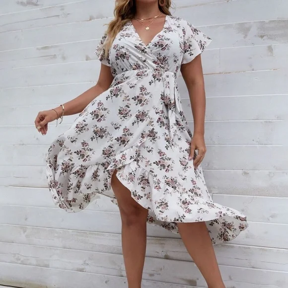 Boho Plus White floral Print Butterfly Sleeve Maxi Dress - Picture 3 of 12